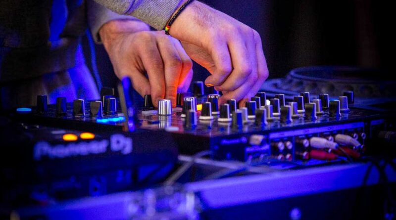 Exploring the Secrets Behind DJ Services in Miami